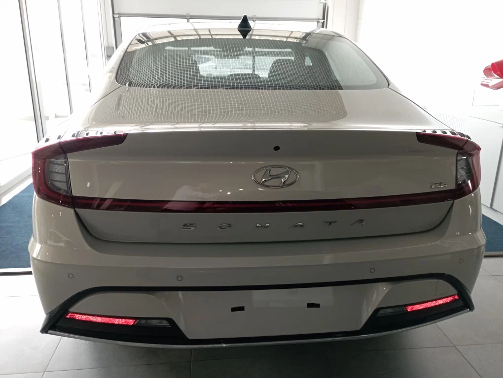 Hyundai Sonata Седан - Изображение №9