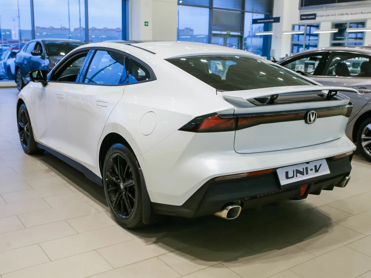 Автомобили Changan UNI-V по сниженной цене