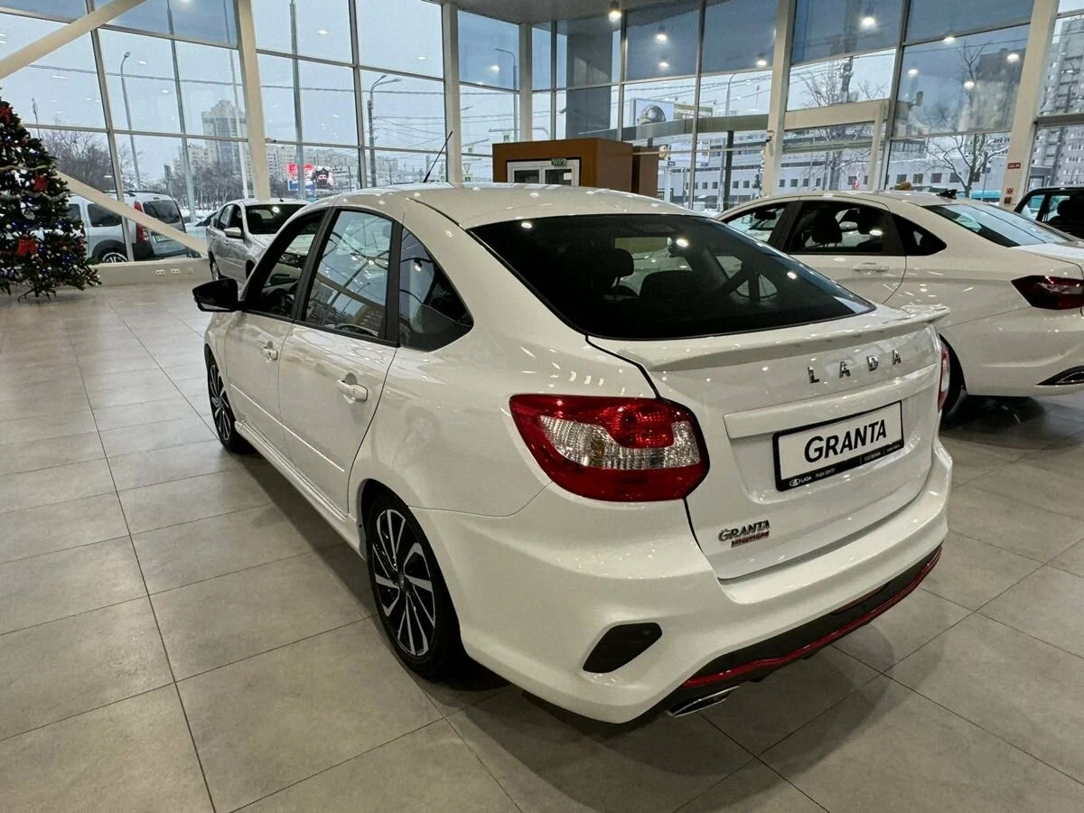 Lada Granta Sport Лифтбек - Изображение №3