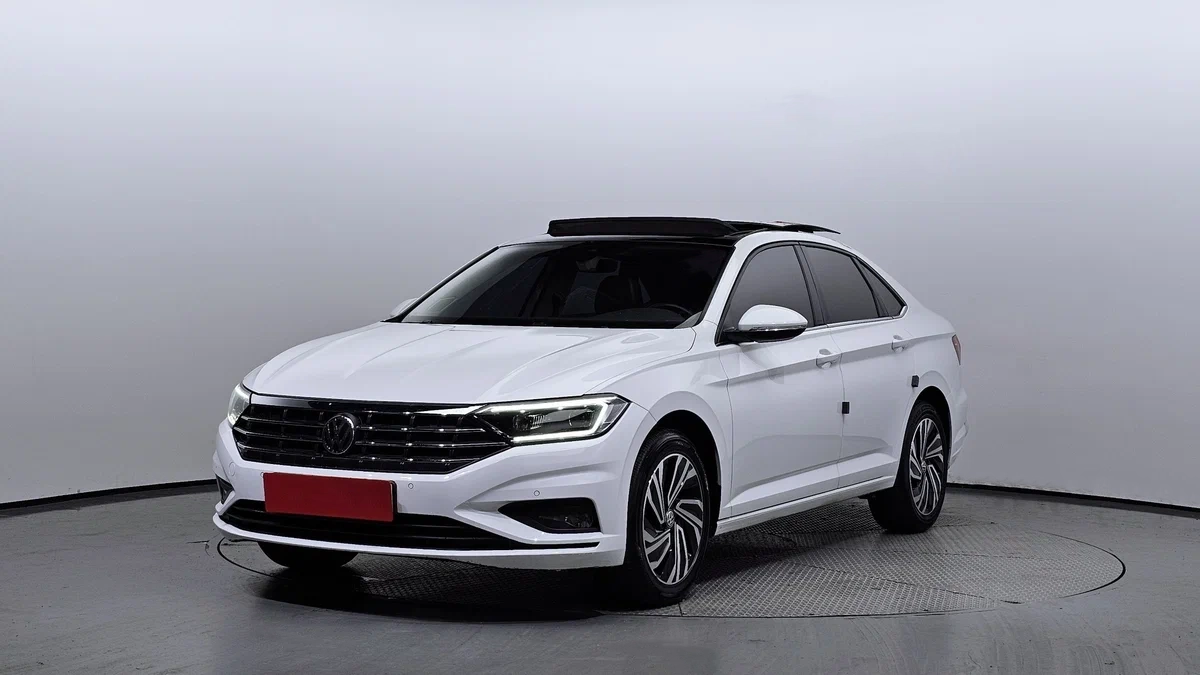 Купить Volkswagen Jetta в Тюмени