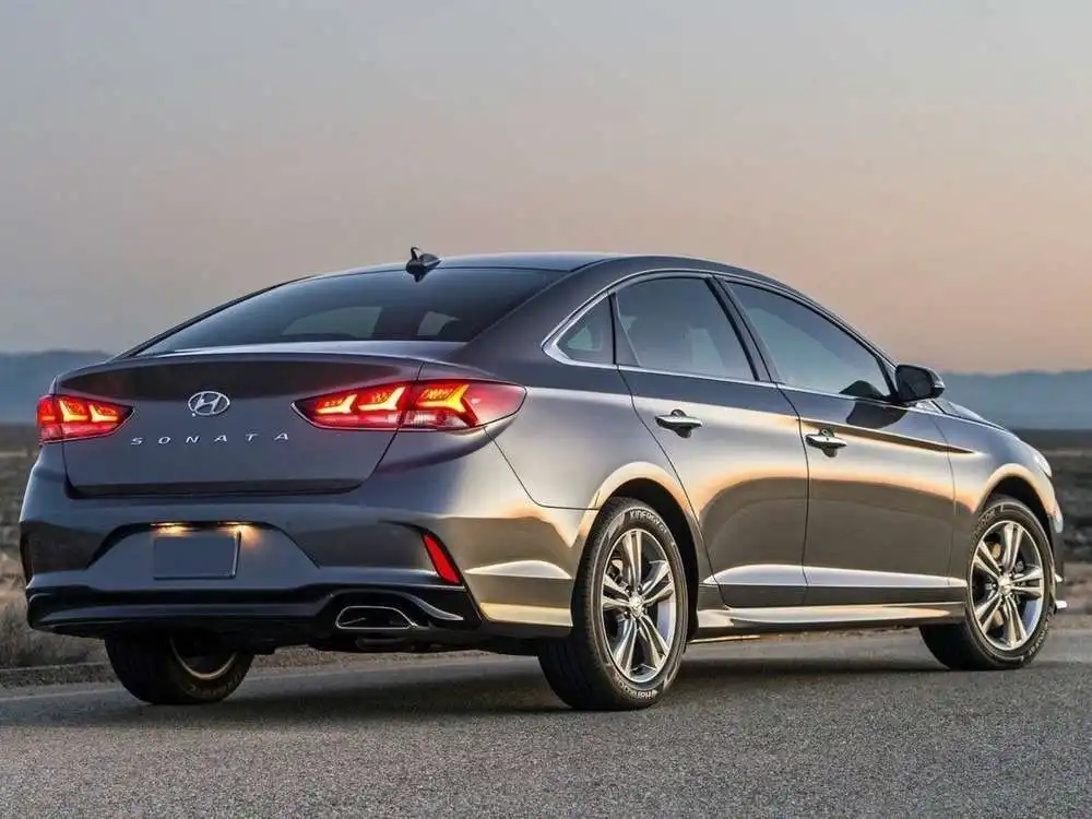 Hyundai Sonata Седан - Изображение №13