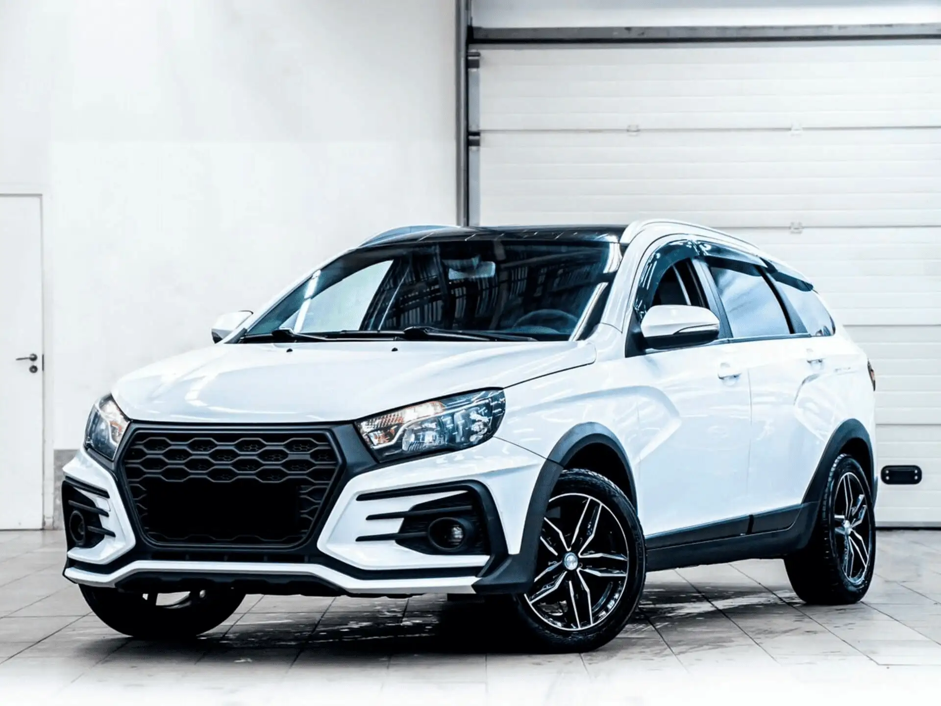 Купить Lada Vesta SW Cross в Тюмени
