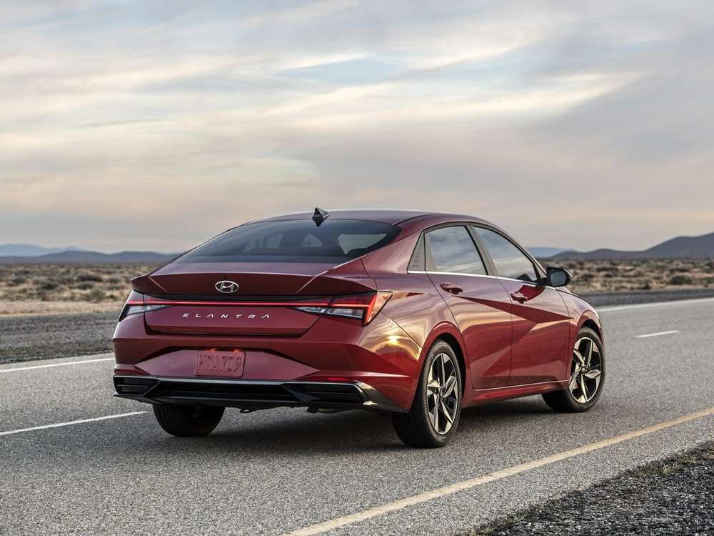 Hyundai Elantra - Изображение №10