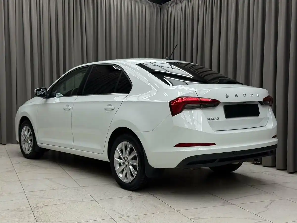 Skoda Rapid - Изображение №5