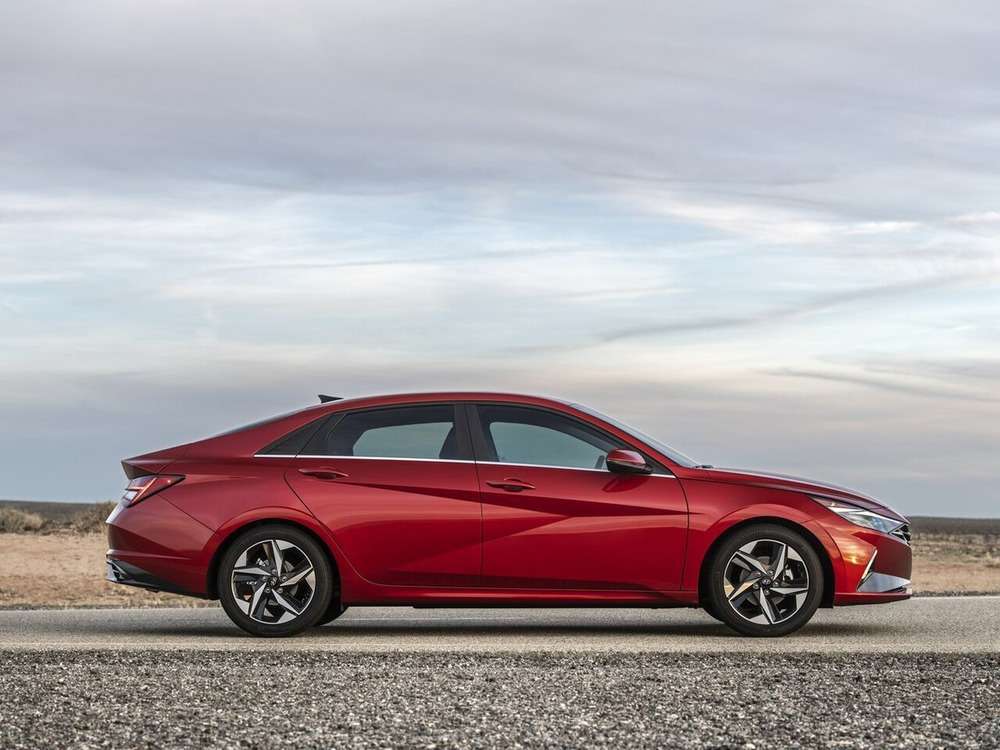 Hyundai Elantra - Изображение №7