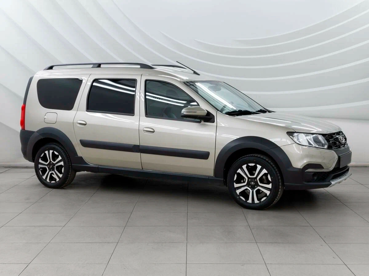 Купить Lada Largus Cross в Тюмени